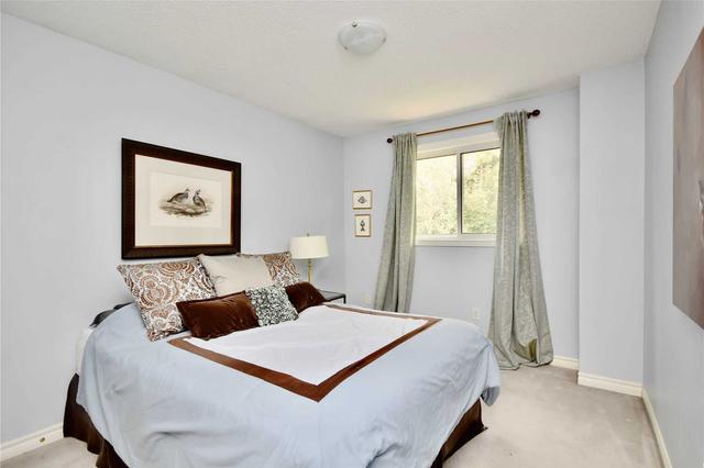 51 Hawkins Dr, House detached with 3 bedrooms, 3 bathrooms and 6 parking in Barrie ON | Image 14
