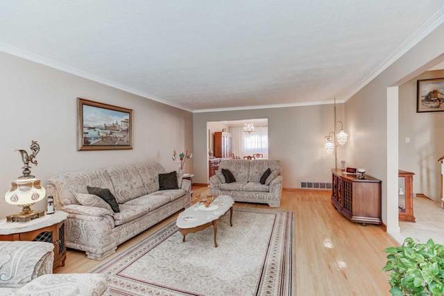 8 Marcel Rd, House detached with 3 bedrooms, 3 bathrooms and 2 parking in Toronto ON | Image 6