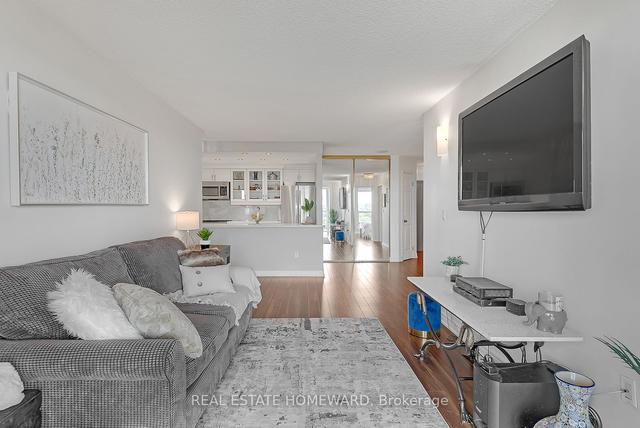 1002 - 7 Concorde Pl, Condo with 2 bedrooms, 2 bathrooms and 2 parking in Toronto ON | Image 4