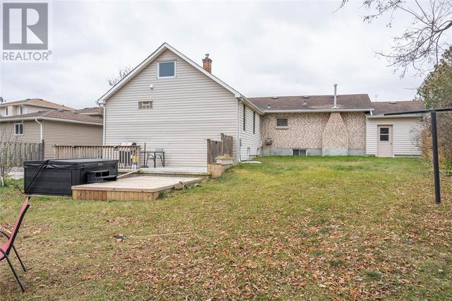 1114 Lakeshore Road, House detached with 3 bedrooms, 2 bathrooms and null parking in Sarnia ON | Image 25