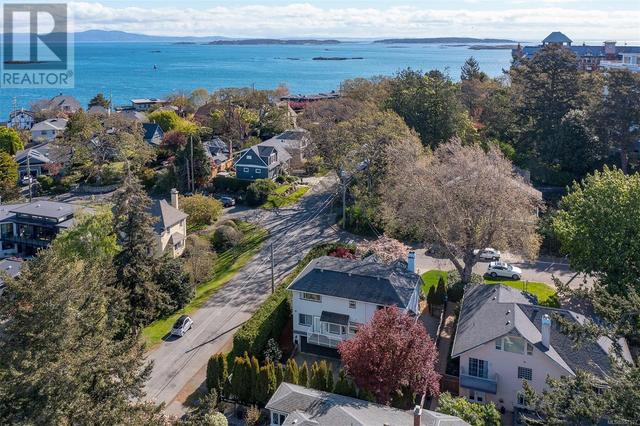 924 Deal St, House detached with 4 bedrooms, 4 bathrooms and 5 parking in Oak Bay BC | Image 6