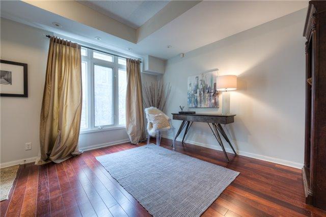 Th06 - 98 Carr St, Townhouse with 2 bedrooms, 2 bathrooms and 1 parking in Toronto ON | Image 2