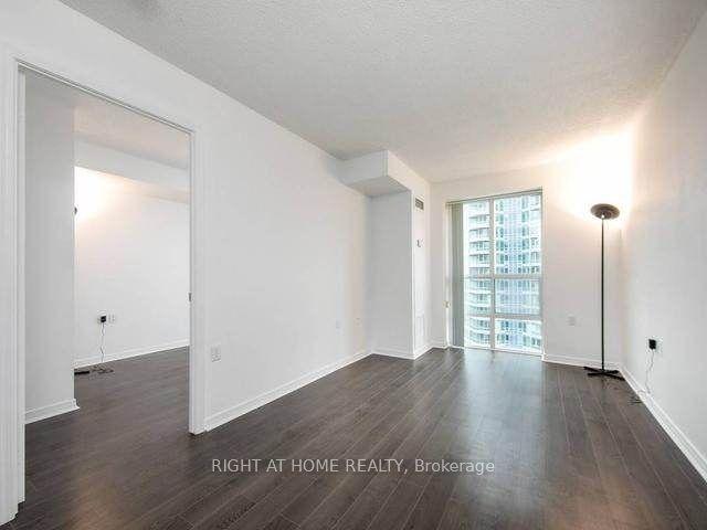 lph05 - 28 Olive Ave, Condo with 1 bedrooms, 1 bathrooms and 1 parking in Toronto ON | Image 3