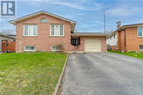 88 Gillin Road, House other with 4 bedrooms, 2 bathrooms and 3 parking in Brantford ON | Card Image