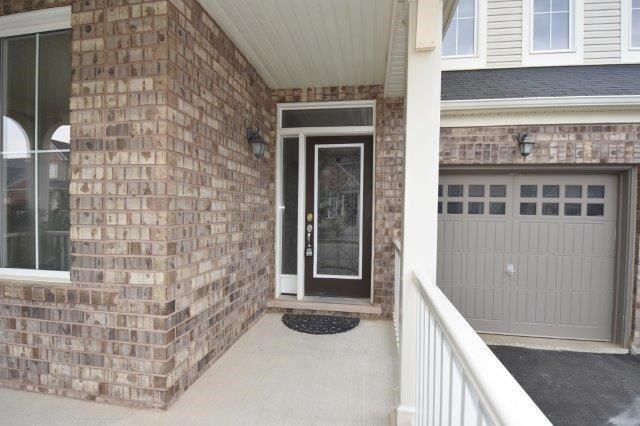 1012 Kelman Crt, House detached with 4 bedrooms, 3 bathrooms and 4 parking in Milton ON | Image 2
