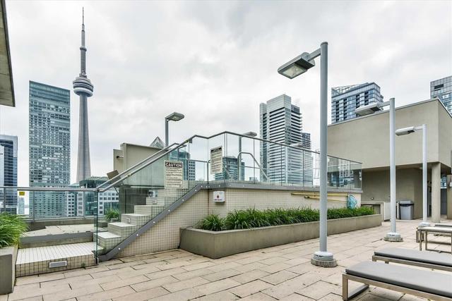 Lph14 - 21 Nelson St, Condo with 1 bedrooms, 2 bathrooms and 2 parking in Toronto ON | Image 18