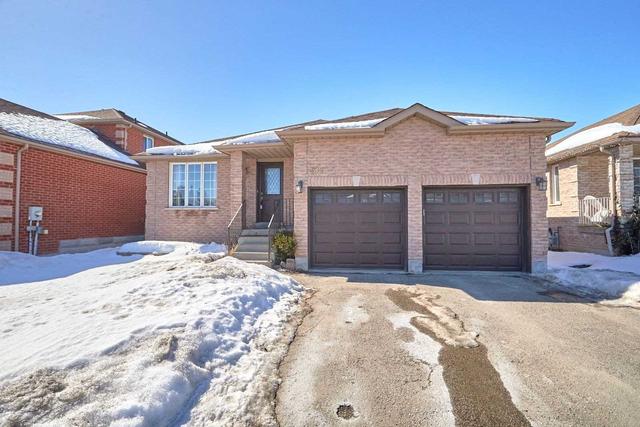 486 Ferndale Dr N, House detached with 3 bedrooms, 3 bathrooms and 4 parking in Barrie ON | Image 1