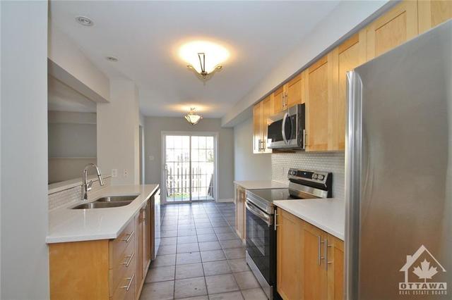 211 Idlewild Private, Townhouse with 3 bedrooms, 3 bathrooms and 2 parking in Ottawa ON | Image 8