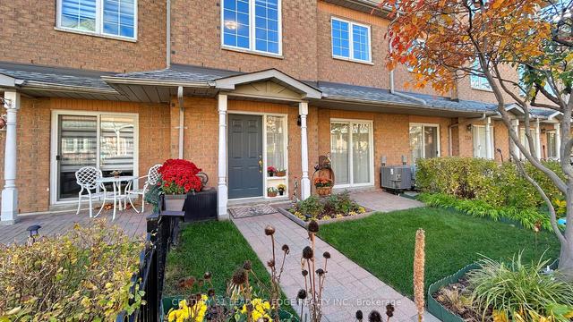 25 - 1 Alpen Way, Townhouse with 3 bedrooms, 3 bathrooms and 2 parking in Markham ON | Image 1