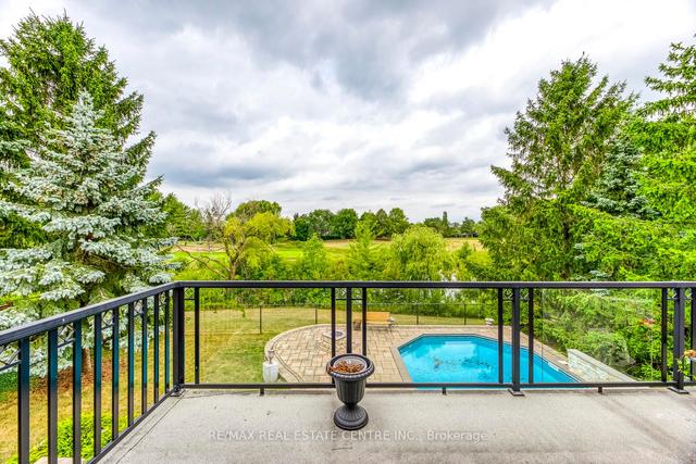 2093 Country Club Dr, House detached with 5 bedrooms, 4 bathrooms and 6 parking in Burlington ON | Image 21