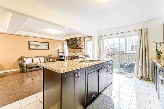 62 Dredge Crt, House attached with 3 bedrooms, 3 bathrooms and 3 parking in Milton ON | Image 11