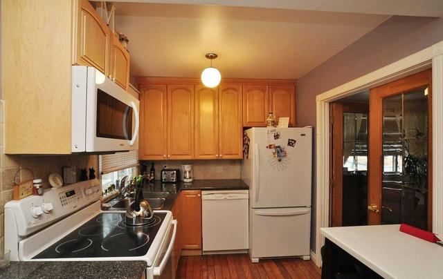 25 Neilson Ave, House detached with 2 bedrooms, 2 bathrooms and 3 parking in Toronto ON | Image 17