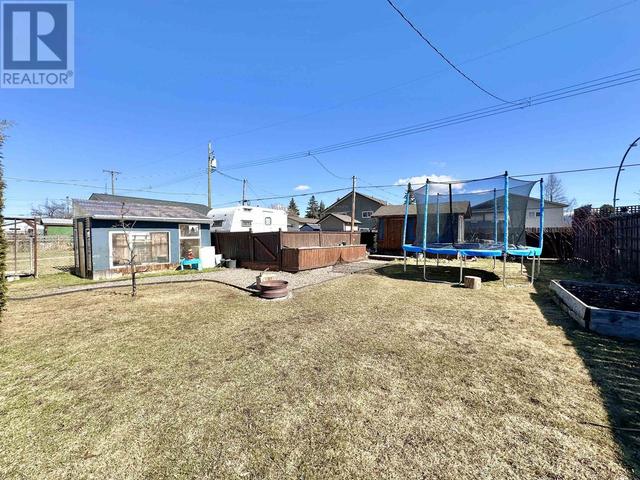 3952 Broadway Avenue, House detached with 2 bedrooms, 1 bathrooms and null parking in Smithers BC | Image 16