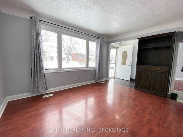 106 Eleanor Ave, House detached with 2 bedrooms, 2 bathrooms and 4 parking in Hamilton ON | Image 32