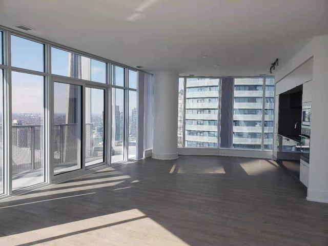 4810 - 10 York St, Condo with 3 bedrooms, 3 bathrooms and 1 parking in Toronto ON | Image 6