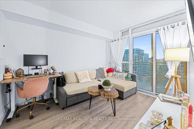 2015 - 15 Iceboat Terr, Condo with 1 bedrooms, 1 bathrooms and 0 parking in Toronto ON | Image 13