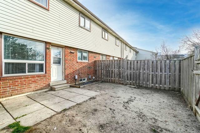75 - 120 Nonquon Rd, Townhouse with 3 bedrooms, 1 bathrooms and 1 parking in Oshawa ON | Image 18