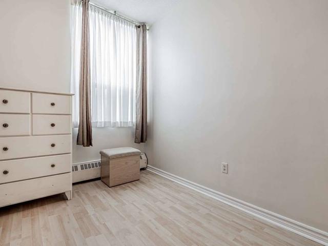 104 - 175 Hilda Ave, Condo with 3 bedrooms, 2 bathrooms and 1 parking in Toronto ON | Image 4