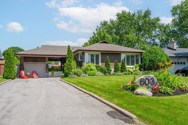 803 Westdale St, House detached with 2 bedrooms, 2 bathrooms and 7 parking in Oshawa ON | Image 1