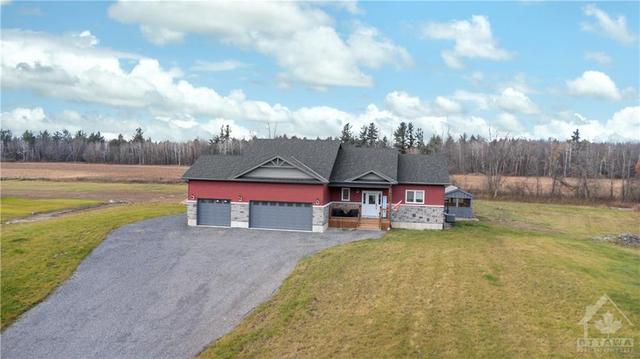 309 Athabasca Way, House detached with 2 bedrooms, 3 bathrooms and 6 parking in North Grenville ON | Image 3