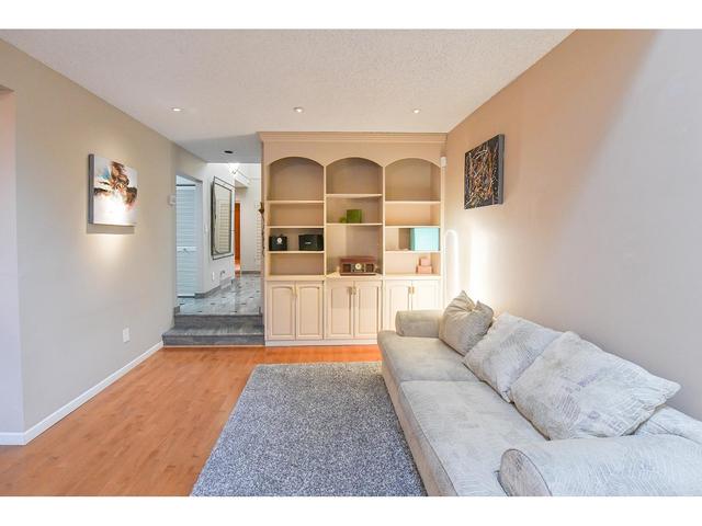 6522 Pinehurst Drive, House attached with 3 bedrooms, 2 bathrooms and 2 parking in Vancouver BC | Card Image