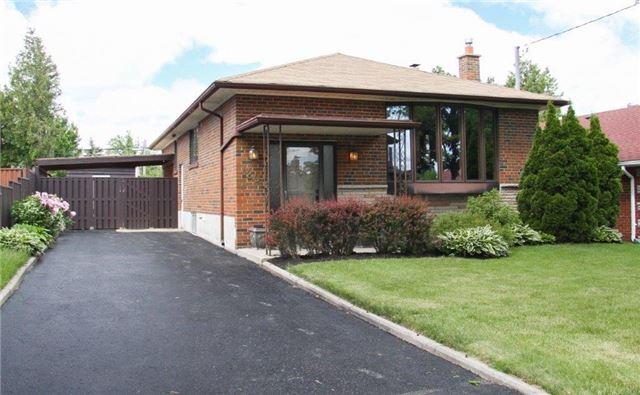 80 Benshire Dr, House detached with 3 bedrooms, 2 bathrooms and 3 parking in Toronto ON | Image 1