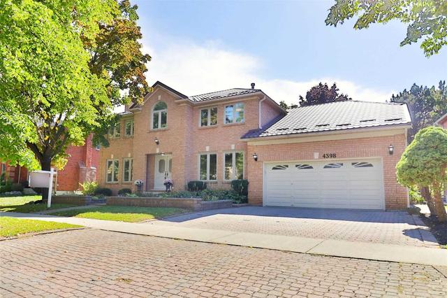 4398 Credit Pointe Dr, House detached with 4 bedrooms, 5 bathrooms and 4 parking in Mississauga ON | Image 12
