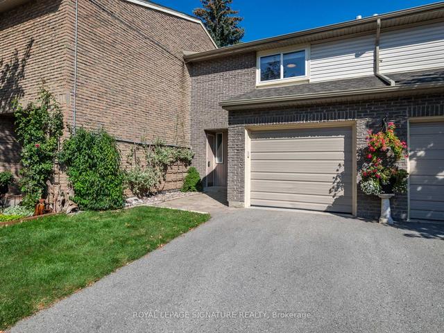 60 Camelot Way, Townhouse with 3 bedrooms, 2 bathrooms and 2 parking in Markham ON | Image 1