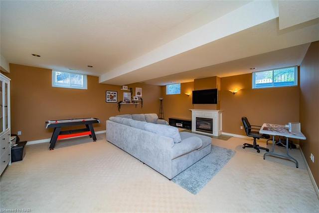 7967 Oakridge Drive, House detached with 5 bedrooms, 3 bathrooms and 8 parking in Niagara Falls ON | Image 14