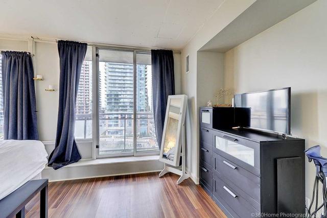 806 - 1029 King St, Condo with 2 bedrooms, 2 bathrooms and 1 parking in Toronto ON | Image 13