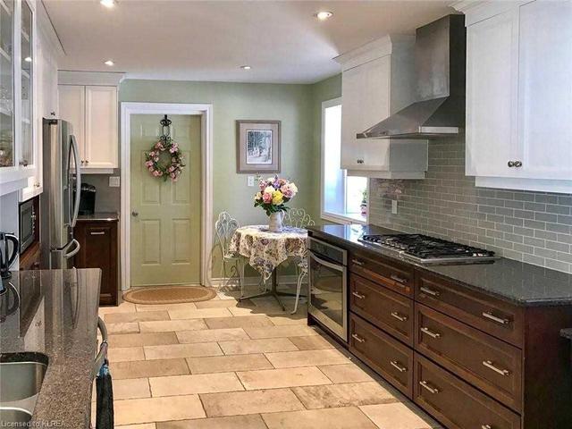 445 Old Surrey Lane, House detached with 2 bedrooms, 2 bathrooms and 8 parking in Kawartha Lakes ON | Image 7