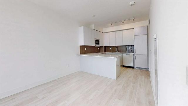 2810 - 2908 Highway 7 Ave, Condo with 1 bedrooms, 2 bathrooms and 1 parking in Vaughan ON | Image 2