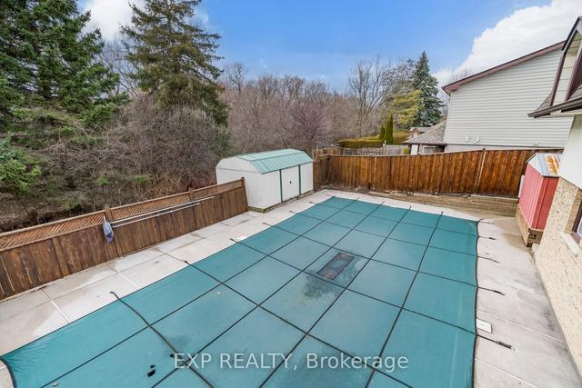 354 Colonsay Crt, House detached with 3 bedrooms, 4 bathrooms and 7 parking in Oshawa ON | Image 22