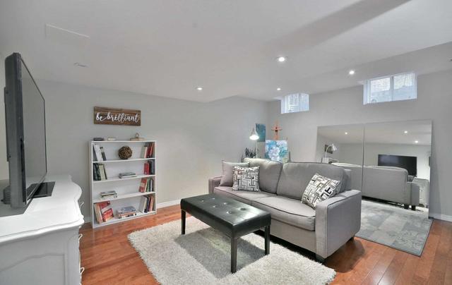 2369 Baintree Cres, House attached with 3 bedrooms, 3 bathrooms and 3 parking in Oakville ON | Image 24