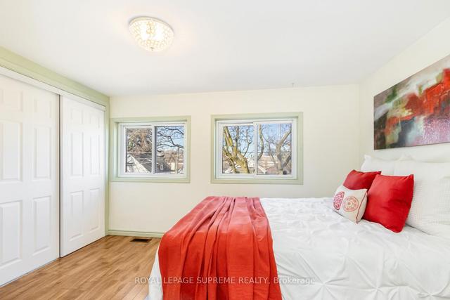 15 Bexley Cres, House detached with 2 bedrooms, 2 bathrooms and 3 parking in Toronto ON | Image 6
