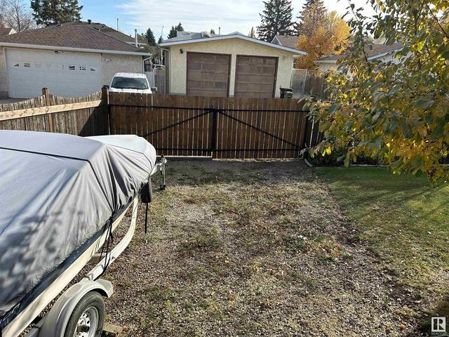 8433 14 Av Nw, House detached with 4 bedrooms, 3 bathrooms and 4 parking in Edmonton AB | Image 48