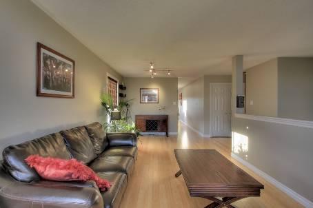 226 Pringle Dr, House detached with 2 bedrooms, 2 bathrooms and 4 parking in Barrie ON | Image 3