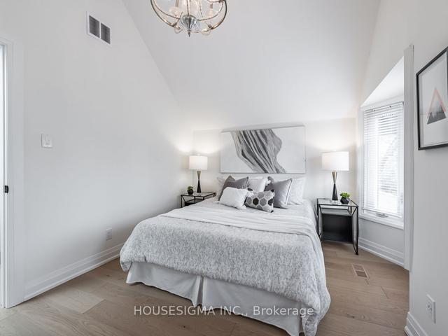 11 Via Italia, House detached with 2 bedrooms, 2 bathrooms and 1 parking in Toronto ON | Image 6