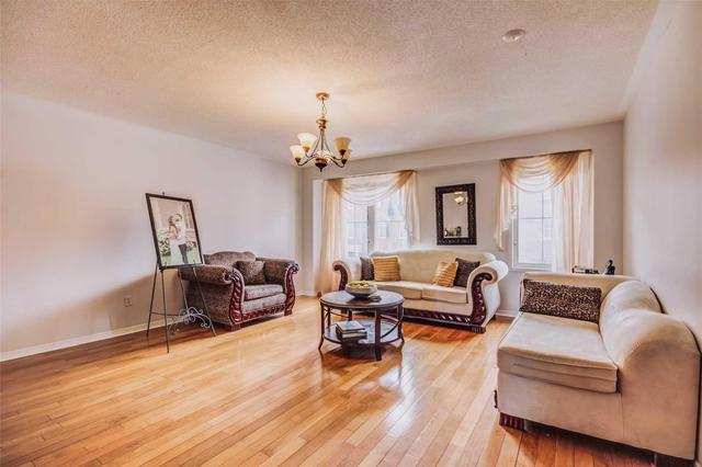 110 Jenkinson Way, Townhouse with 3 bedrooms, 3 bathrooms and 1 parking in Toronto ON | Image 5