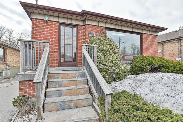 1168 Warden Ave, House detached with 3 bedrooms, 2 bathrooms and 6 parking in Toronto ON | Card Image