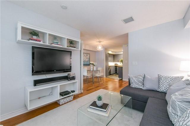 Th 13 - 232 St George St, Townhouse with 2 bedrooms, 2 bathrooms and 1 parking in Toronto ON | Image 4