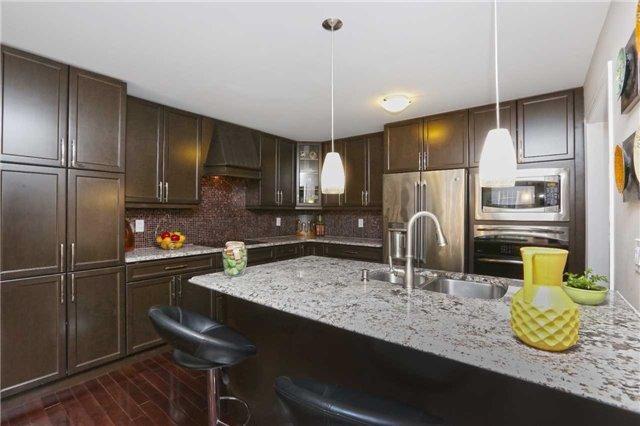 35 Miracle Tr, House detached with 4 bedrooms, 3 bathrooms and 2 parking in Brampton ON | Image 9