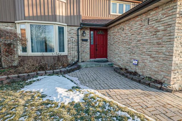 56 Madelaine Cres, House detached with 4 bedrooms, 3 bathrooms and 8 parking in Brampton ON | Image 23
