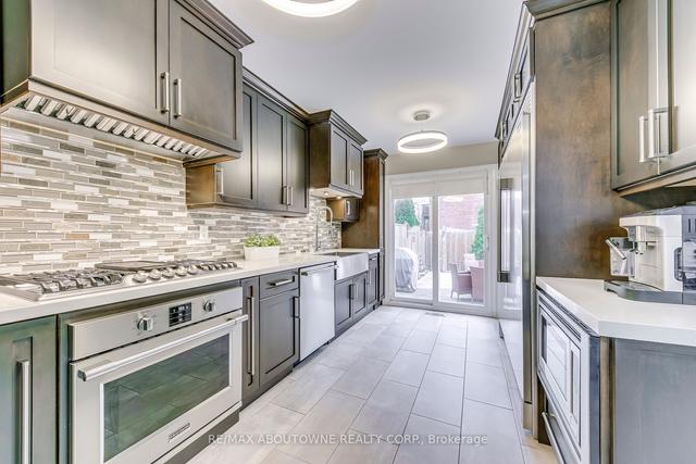 2245 Shipwright Rd, House attached with 4 bedrooms, 4 bathrooms and 3 parking in Oakville ON | Image 3