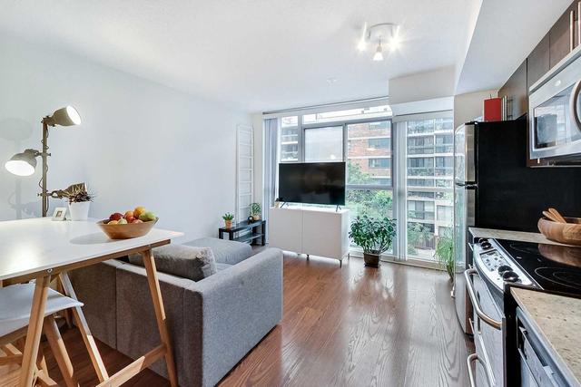 712 - 96 St. Patrick St, Condo with 1 bedrooms, 1 bathrooms and 0 parking in Toronto ON | Card Image
