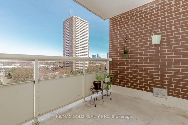 905 - 175 Hilda Ave, Condo with 3 bedrooms, 2 bathrooms and 1 parking in Toronto ON | Image 32
