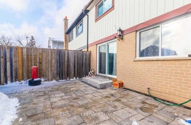 48 Jacobs Sq, House attached with 3 bedrooms, 2 bathrooms and 3 parking in Brampton ON | Image 21