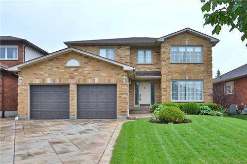 10 Jura Crt, House detached with 4 bedrooms, 3 bathrooms and 4 parking in Clarington ON | Image 1