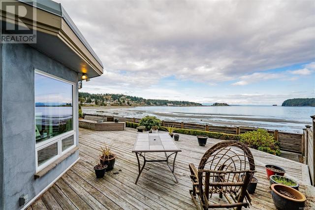 1300 Seaview Pl, House detached with 3 bedrooms, 3 bathrooms and 2 parking in Nanaimo BC | Image 3