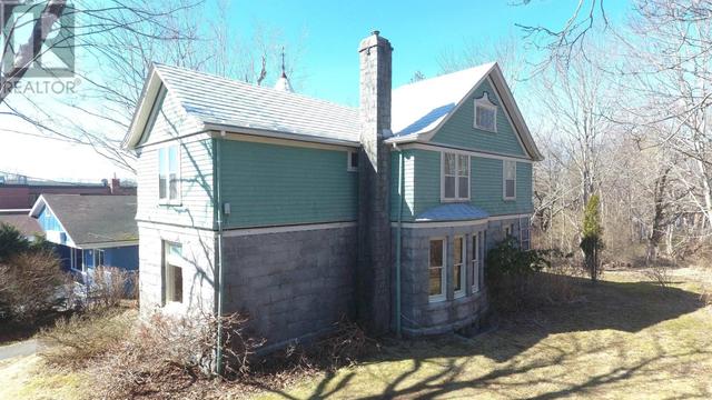 36 King Street, House detached with 3 bedrooms, 2 bathrooms and null parking in Shelburne NS | Image 3